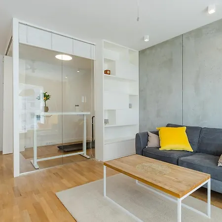 Piekny W Warszawie Daire *