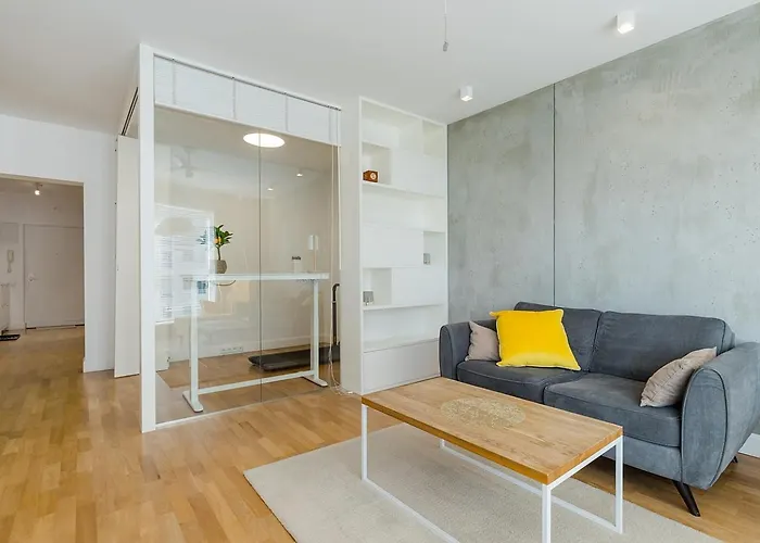 Piekny W Warszawie Апартаменты *